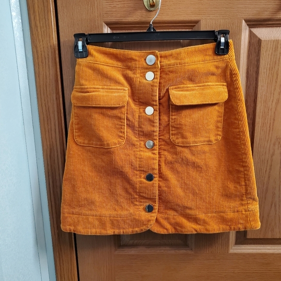 LOFT Dresses & Skirts - Loft corduroy button down skirt. Size 0.